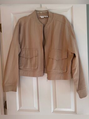 NWOT Nicole Miller Cropped Bomber Jacket in Tan XL